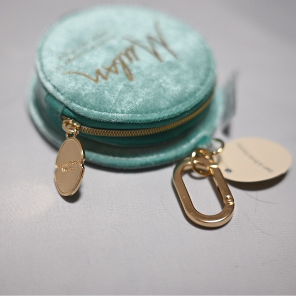 Bath & Body Works NWT Disney Mulan Dragon Coin Purse- In-hand! - Picture 3 of 5